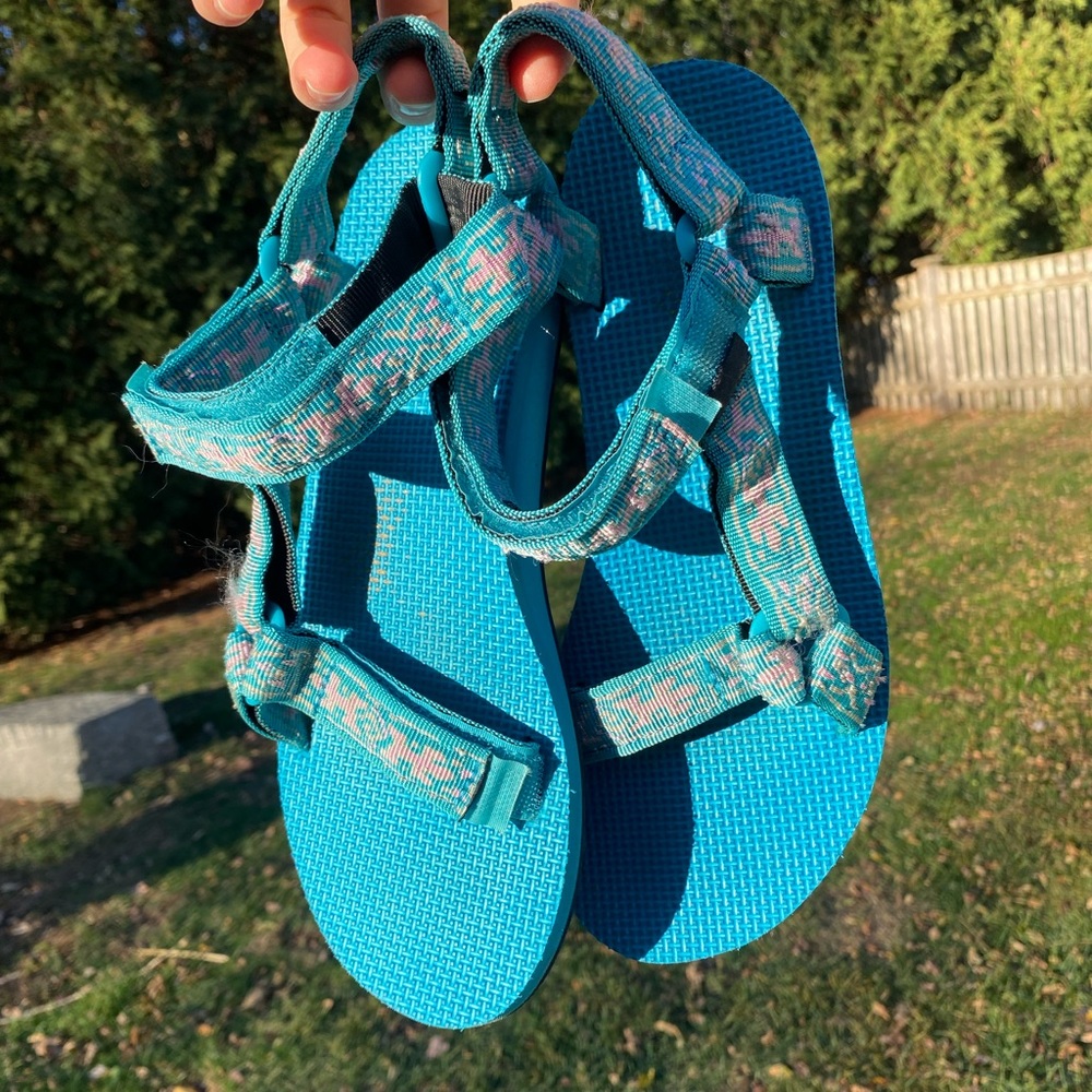 Turquoise women’s Tevas